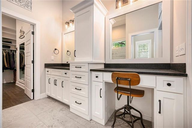 1807 SW Cemetery Road, Oak Grove, MO 64075