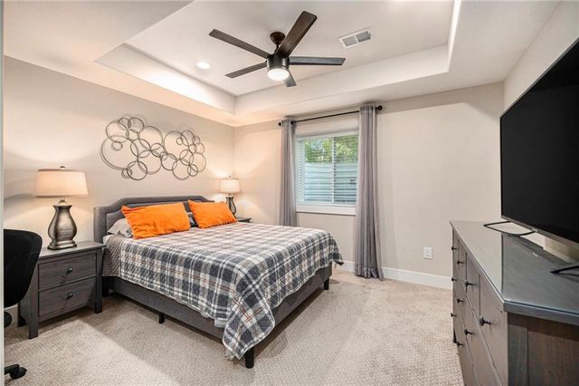 1807 SW Cemetery Road, Oak Grove, MO 64075