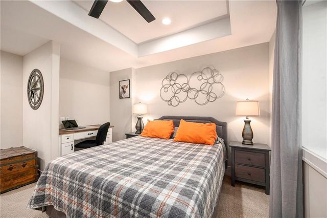 1807 SW Cemetery Road, Oak Grove, MO 64075