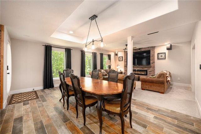 1807 SW Cemetery Road, Oak Grove, MO 64075