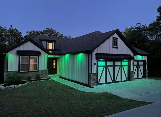 1807 SW Cemetery Road, Oak Grove, MO 64075