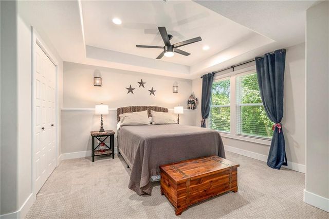 1807 SW Cemetery Road, Oak Grove, MO 64075