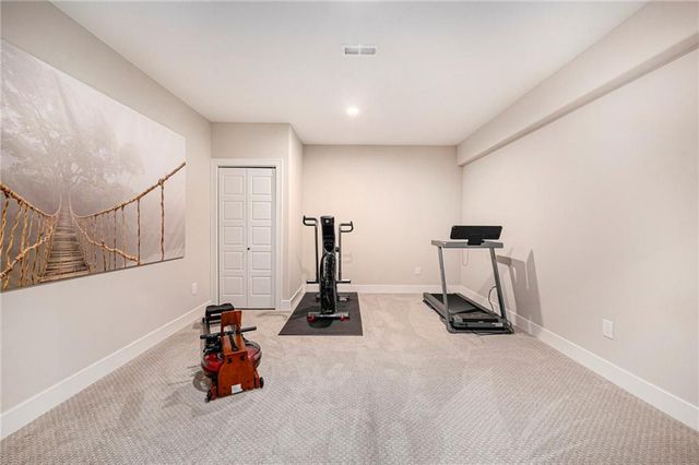 1807 SW Cemetery Road, Oak Grove, MO 64075