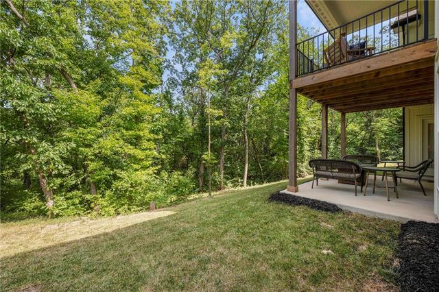 1807 SW Cemetery Road, Oak Grove, MO 64075