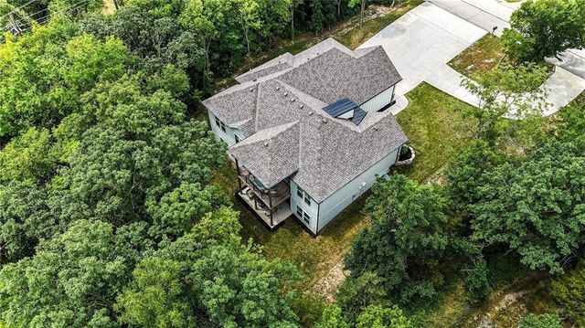 1807 SW Cemetery Road, Oak Grove, MO 64075