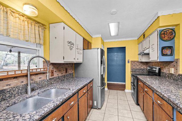 10067 White Rock Road, Conroe, TX 77306