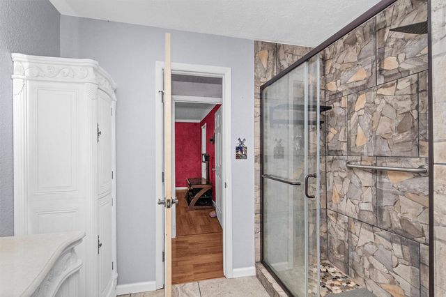 10067 White Rock Road, Conroe, TX 77306