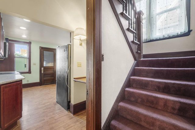 513 N 31st STREET, Milwaukee, WI 53208