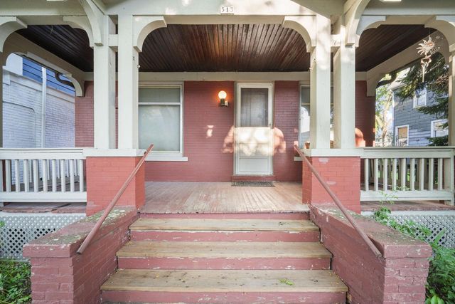 513 N 31st STREET, Milwaukee, WI 53208