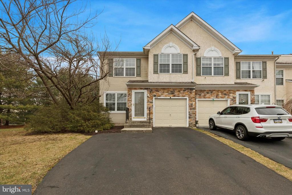 1468 SWEETBRIAR DR, Jamison, PA 18929