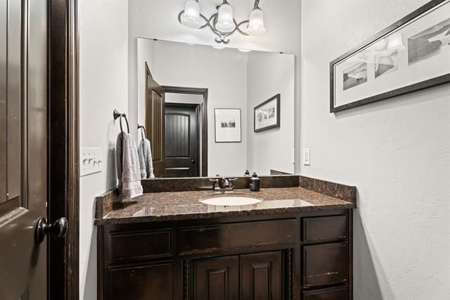 19540 Talavera Lane, Edmond, OK 73012