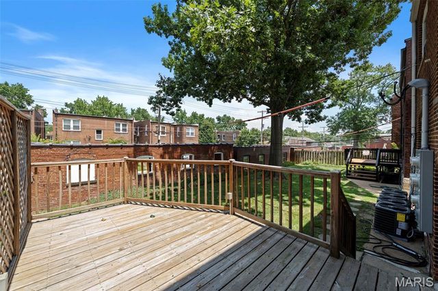 6431 Clayton Road, Clayton, MO 63117