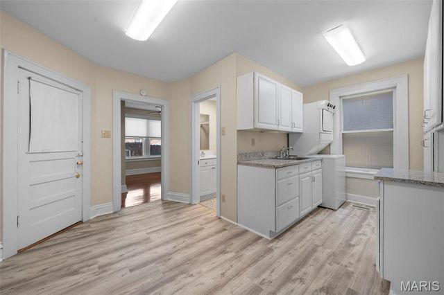 6431 Clayton Road, Clayton, MO 63117