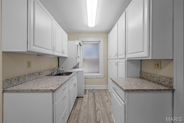 6431 Clayton Road, Clayton, MO 63117