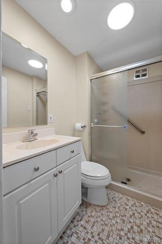 6431 Clayton Road, Clayton, MO 63117