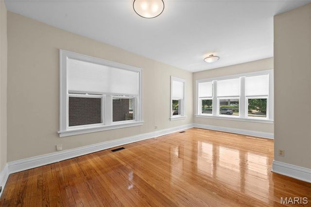 6431 Clayton Road, Clayton, MO 63117