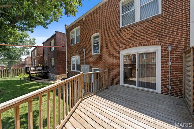 6431 Clayton Road, Clayton, MO 63117