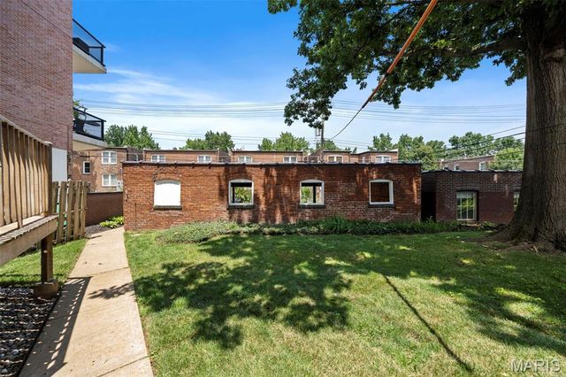 6431 Clayton Road, Clayton, MO 63117
