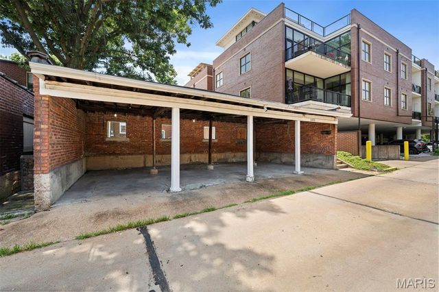 6431 Clayton Road, Clayton, MO 63117