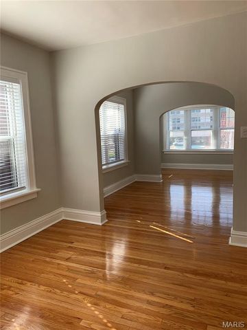 6431 Clayton Road, Clayton, MO 63117