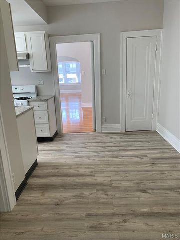 6431 Clayton Road, Clayton, MO 63117