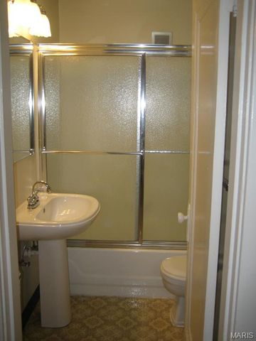 6431 Clayton Road, Clayton, MO 63117