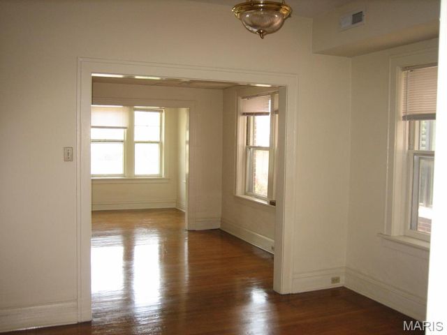 6431 Clayton Road, Clayton, MO 63117