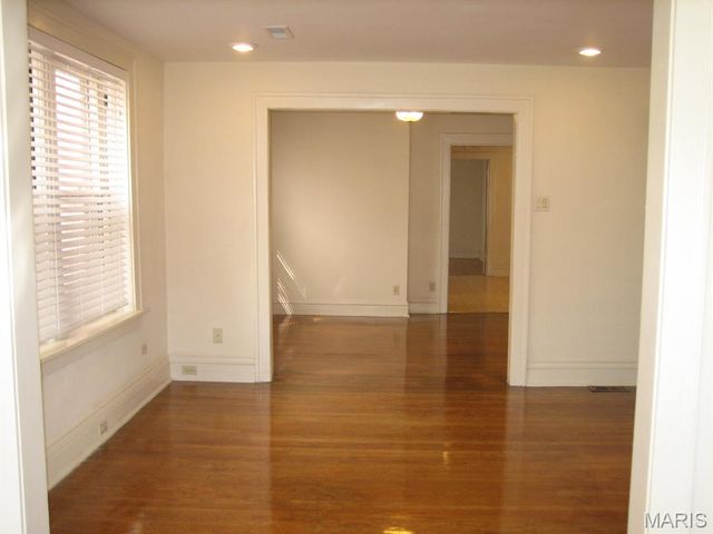 6431 Clayton Road, Clayton, MO 63117