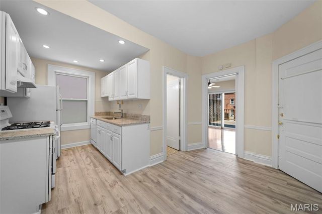 6431 Clayton Road, Clayton, MO 63117