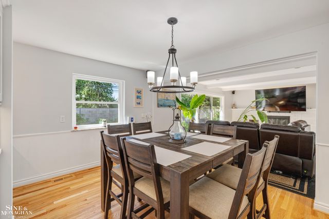 525 Saddle Lane, Grosse Pointe Woods, MI 48236
