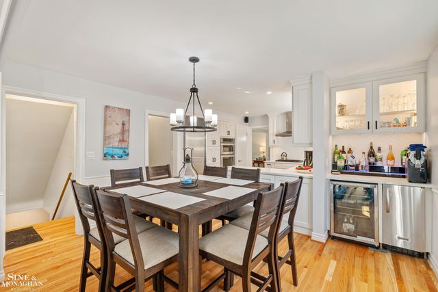 525 Saddle Lane, Grosse Pointe Woods, MI 48236