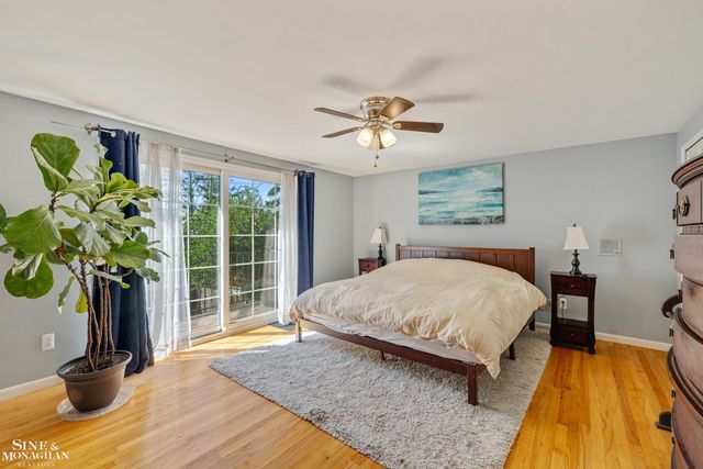 525 Saddle Lane, Grosse Pointe Woods, MI 48236