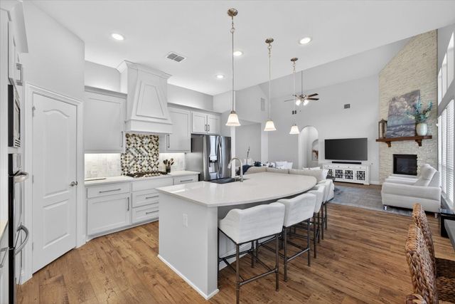 11900 Tanager Lane, Cross Roads, TX 76227