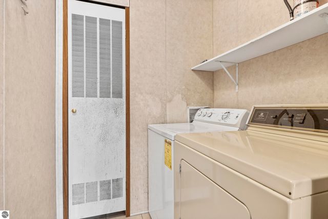 11153 Center Road, Traverse City, MI 49686