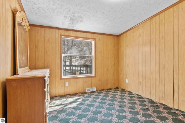 11153 Center Road, Traverse City, MI 49686