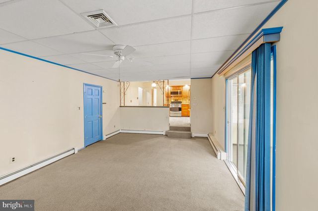 211 SPRUCE ST, Blackwood, NJ 08012
