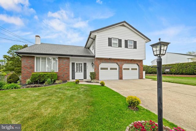 211 SPRUCE ST, Blackwood, NJ 08012