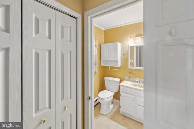 211 SPRUCE ST, Blackwood, NJ 08012