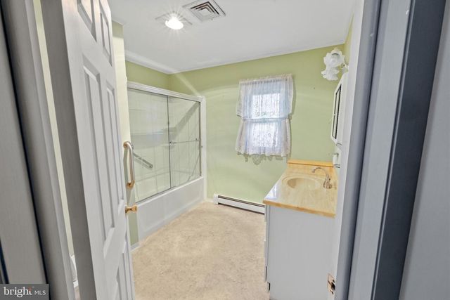 211 SPRUCE ST, Blackwood, NJ 08012