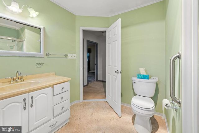 211 SPRUCE ST, Blackwood, NJ 08012