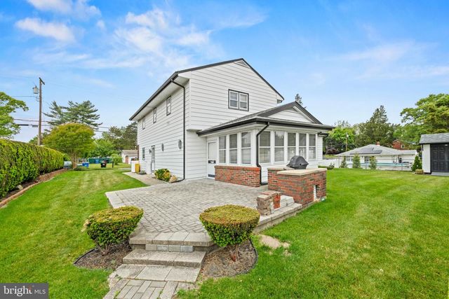 211 SPRUCE ST, Blackwood, NJ 08012