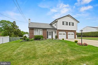 211 SPRUCE ST, Blackwood, NJ 08012