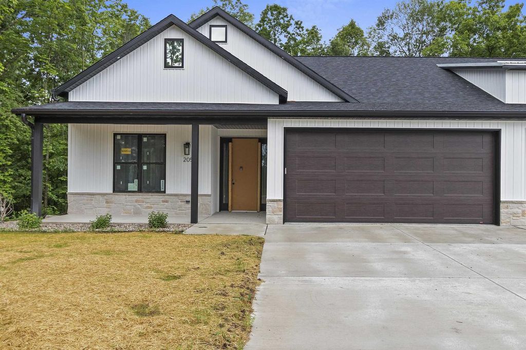 205 DEER SHED TRAIL #20, Green Bay, WI 54302