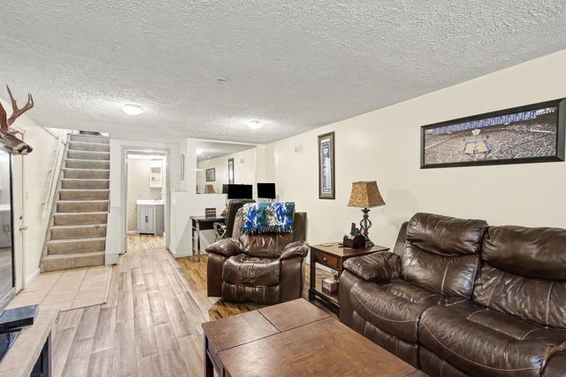 20 Dorothy Drive, Highland Heights, KY 41076