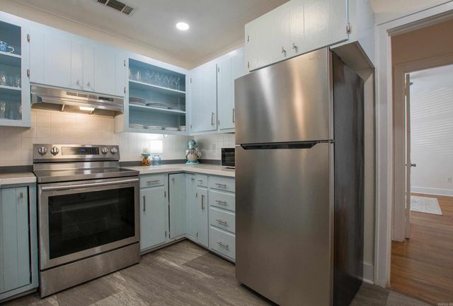 3318 N Poplar Street, North Little Rock, AR 72116