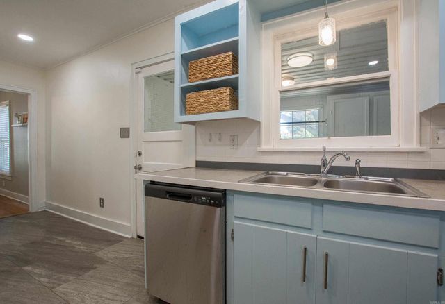 3318 N Poplar Street, North Little Rock, AR 72116