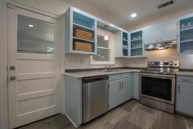 3318 N Poplar Street, North Little Rock, AR 72116