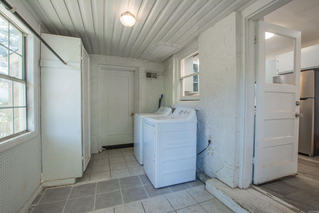 3318 N Poplar Street, North Little Rock, AR 72116