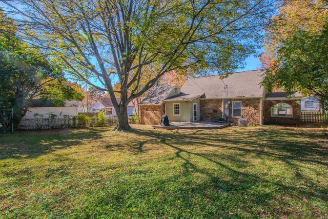 3318 N Poplar Street, North Little Rock, AR 72116