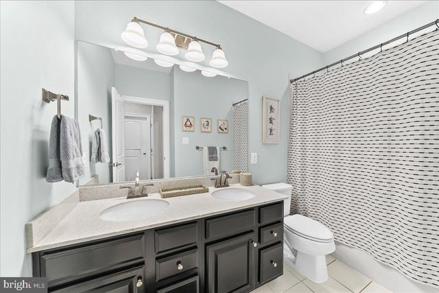 855 STONECLIFFE RD, Malvern, PA 19355